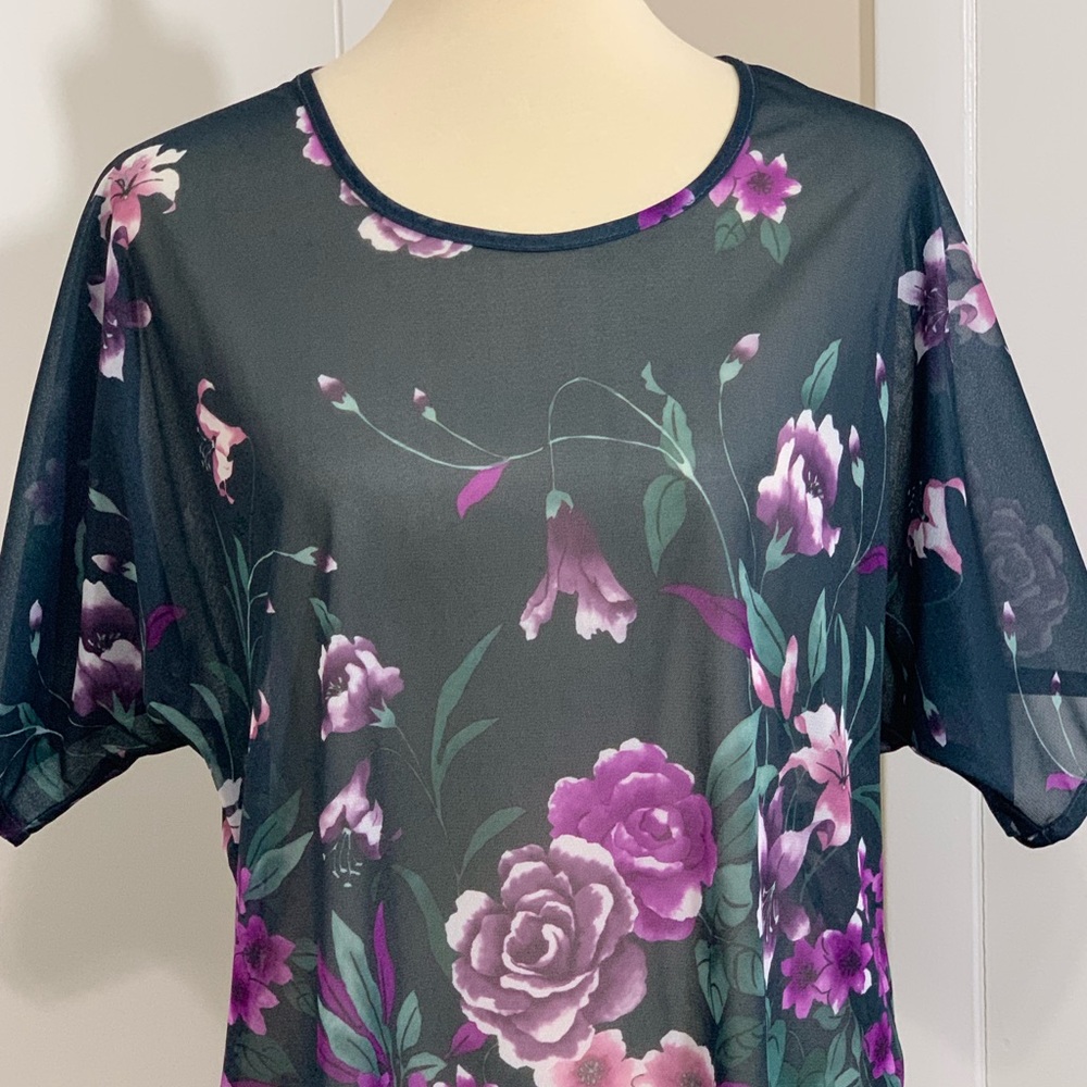Women’s Sheer Flower Blouse - Picture 3 of 8
